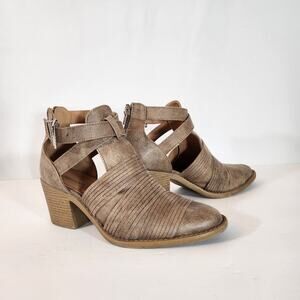 MAURICES Brown Faux Leather Strappy Heeled Ankle Bootie Womens 7.5 FLAWED
